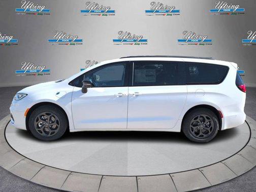 2025 Chrysler Pacifica Hybrid Premium S Appearance Pkg
