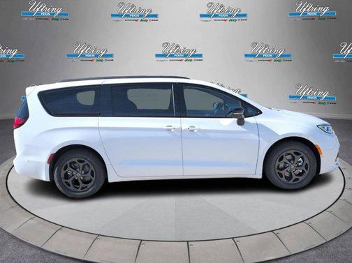 2025 Chrysler Pacifica Hybrid Premium S Appearance Pkg
