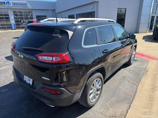 Diamond Black Crystal Pearlcoat 2018 Jeep Cherokee Latitude Plus