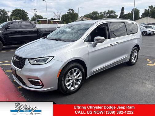 Silver Mist Clearcoat 2022 Chrysler Pacifica Limited