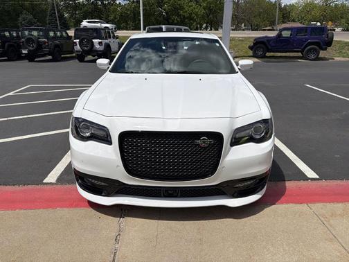 Bright White Clearcoat 2023 Chrysler 300 C