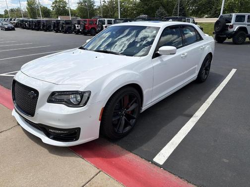 Bright White Clearcoat 2023 Chrysler 300 C
