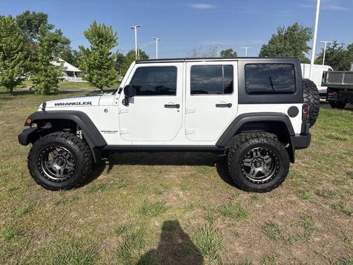 Bright White Clearcoat 2017 Jeep Wrangler Unlimited Sport