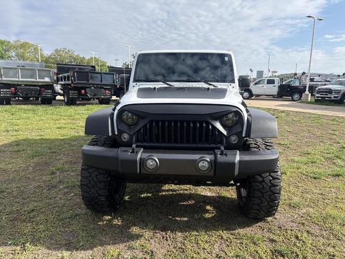 Bright White Clearcoat 2017 Jeep Wrangler Unlimited Sport