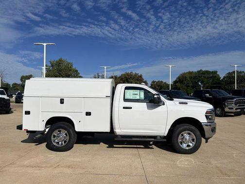 2025 RAM 2500 Tradesman Regular Cab 4x4 8' Box