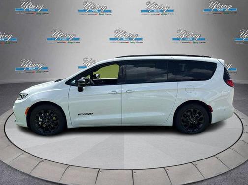 2025 Chrysler Pacifica L