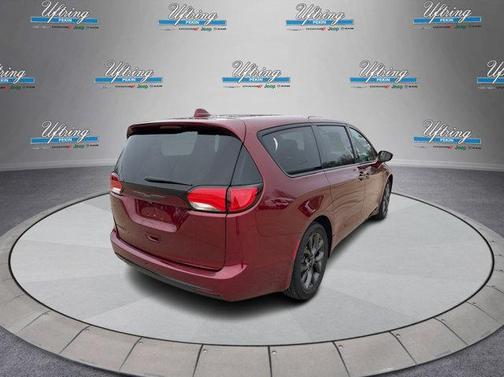 2020 Chrysler Pacifica Touring