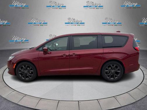 2020 Chrysler Pacifica Touring