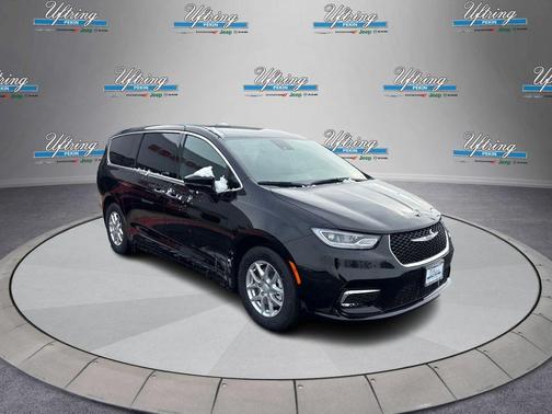 Diamond Black Crystal Pearlcoat 2026 Chrysler Pacifica L