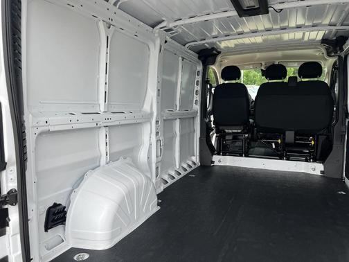 Bright White Clearcoat 2026 RAM ProMaster 2500 Tradesman