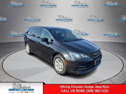 2022 Chrysler Voyager LX