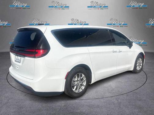 2026 Chrysler Pacifica L