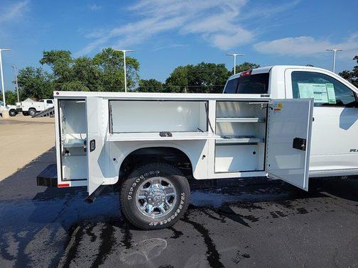 2022 RAM 2500 Tradesman Regular Cab 4x4 8' Box