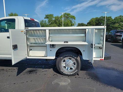 2022 RAM 2500 Tradesman Regular Cab 4x4 8' Box