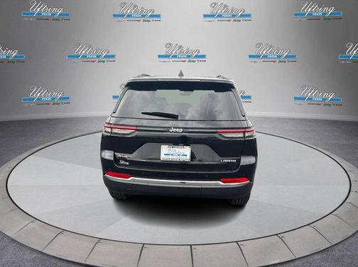 2025 Jeep Grand Cherokee Laredo