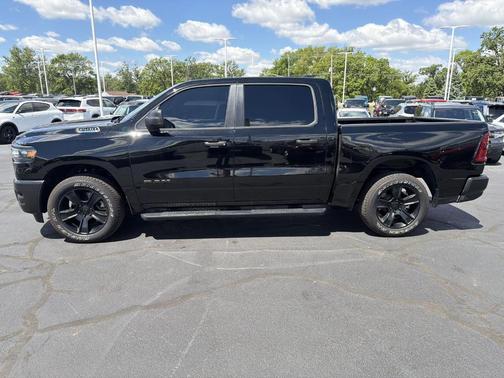 Diamond Black Crystal Pearlcoat 2025 RAM 1500 Tradesman