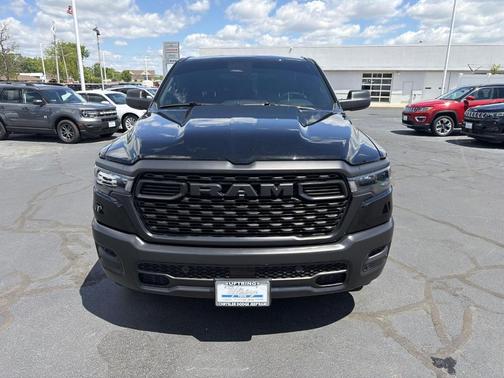 Diamond Black Crystal Pearlcoat 2025 RAM 1500 Tradesman