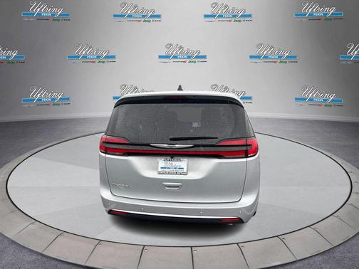 Silver Mist Clearcoat 2026 Chrysler Pacifica L