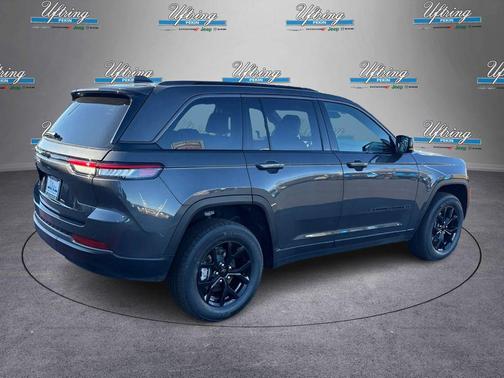 2026 Jeep Grand Cherokee Altitude