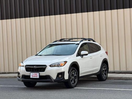 Crystal White Pearl 2018 Subaru Crosstrek 2.0i Premium
