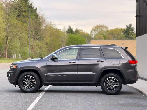 Granite Crystal Metallic Clearcoat 2019 Jeep Grand Cherokee Limited