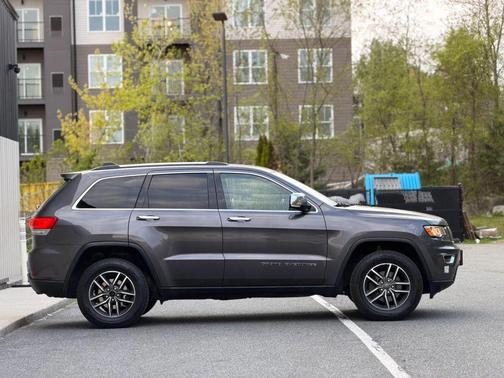 Granite Crystal Metallic Clearcoat 2019 Jeep Grand Cherokee Limited