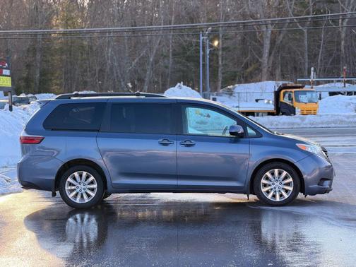 2015 Toyota Sienna LE