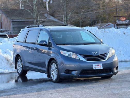 2015 Toyota Sienna LE