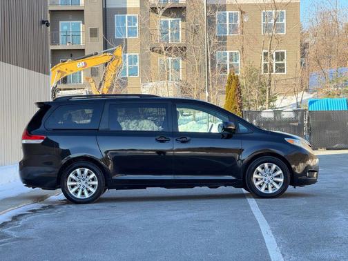 2014 Toyota Sienna XLE