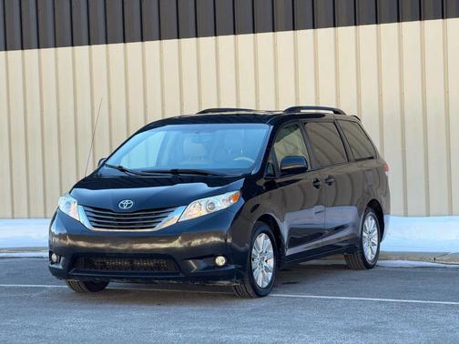 2014 Toyota Sienna XLE
