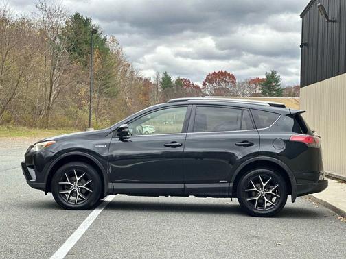 2017 Toyota RAV4 Hybrid SE