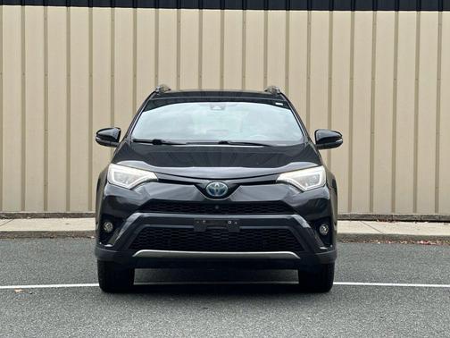 2017 Toyota RAV4 Hybrid SE
