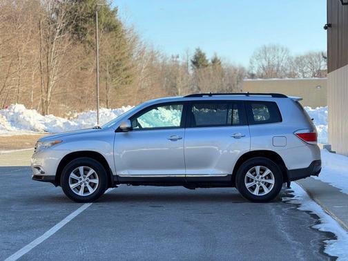 2012 Toyota Highlander SE