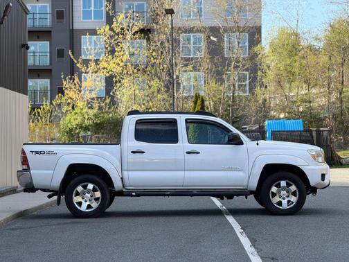 Super White 2014 Toyota Tacoma Base