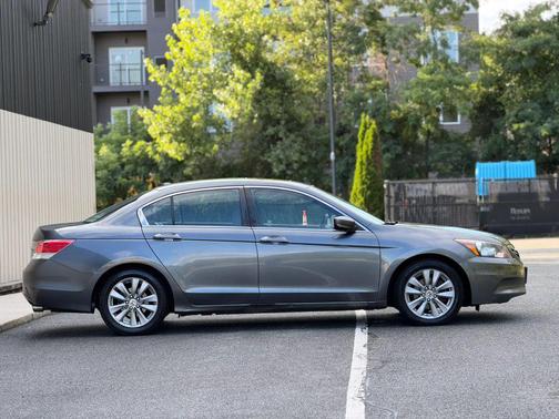 Polished Metal Metallic 2012 Honda Accord SE