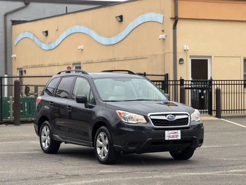 Crystal Black Silica 2014 Subaru Forester 2.5i Premium