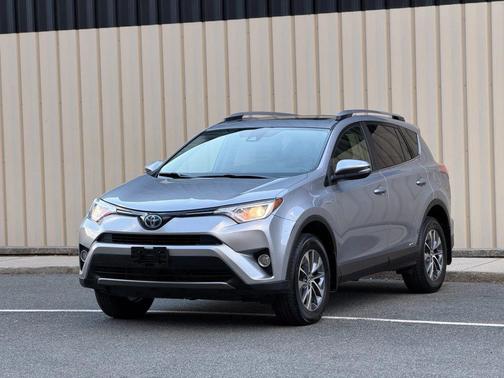 2017 Toyota RAV4 Hybrid XLE