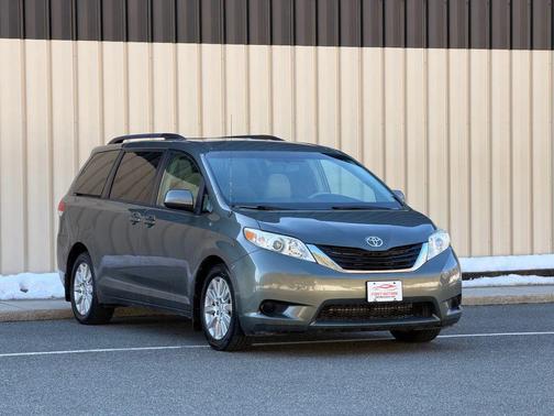 2013 Toyota Sienna LE