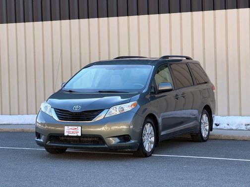 2013 Toyota Sienna LE