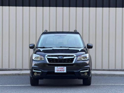 Dark Gray Metallic 2017 Subaru Forester 2.5i Limited