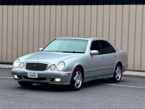 Silver 2000 Mercedes-Benz E-Class 4M