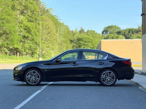 Black 2015 INFINITI Q50 Sport