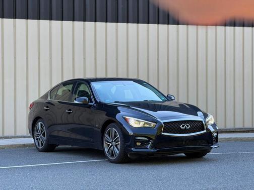 Black 2015 INFINITI Q50 Sport