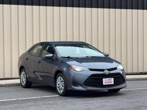 Gray 2017 Toyota Corolla SE