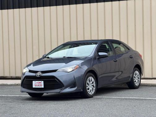 Gray 2017 Toyota Corolla SE