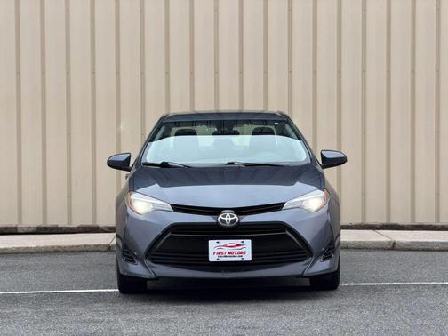 Gray 2017 Toyota Corolla SE