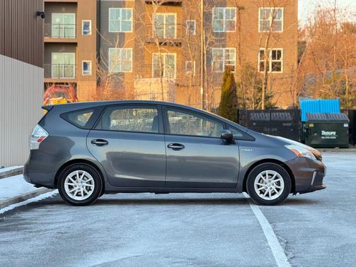 2013 Toyota Prius v Two