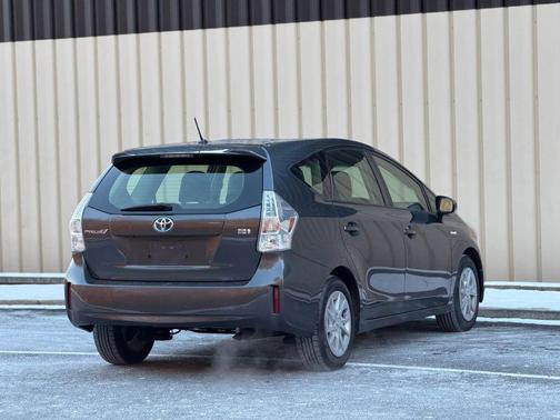 2013 Toyota Prius v Two