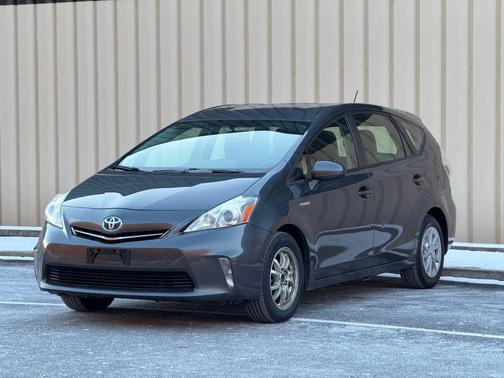2013 Toyota Prius v Two