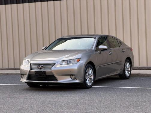 2015 Lexus ES 300h Base